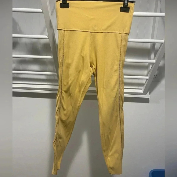 Nike Dri Fit yoga 3/4 crop legging - Picture 2 of 6